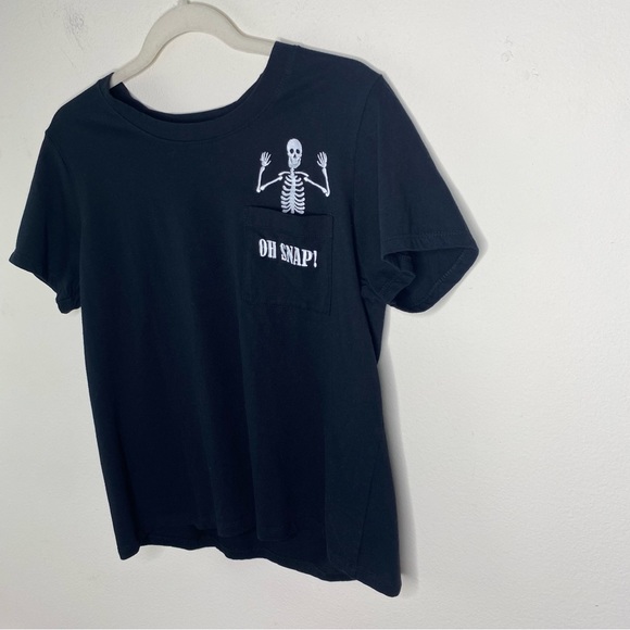 Love peace and lazy days oh snap skeleton crew neck pocket Tee womens size large - Picture 2 of 4